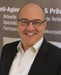 Dieses Bild hat ein leeres alt-Attribut; sein Dateiname ist simon.jpg.